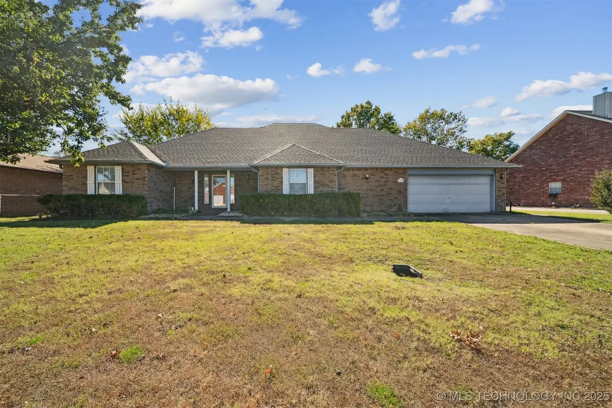 1807 SW 2nd Place, Wagoner, OK 74467 - Image #1