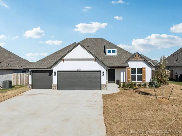 23071 E 106th Place S, Broken Arrow, OK 74014