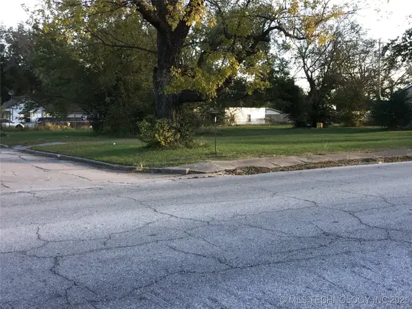 N Orphan Street, Pryor, OK 74361