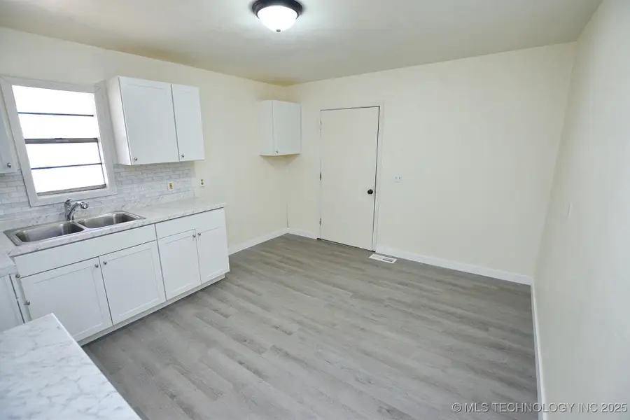 215 S Maple Avenue, Tahlequah, OK 74464 - Image #3