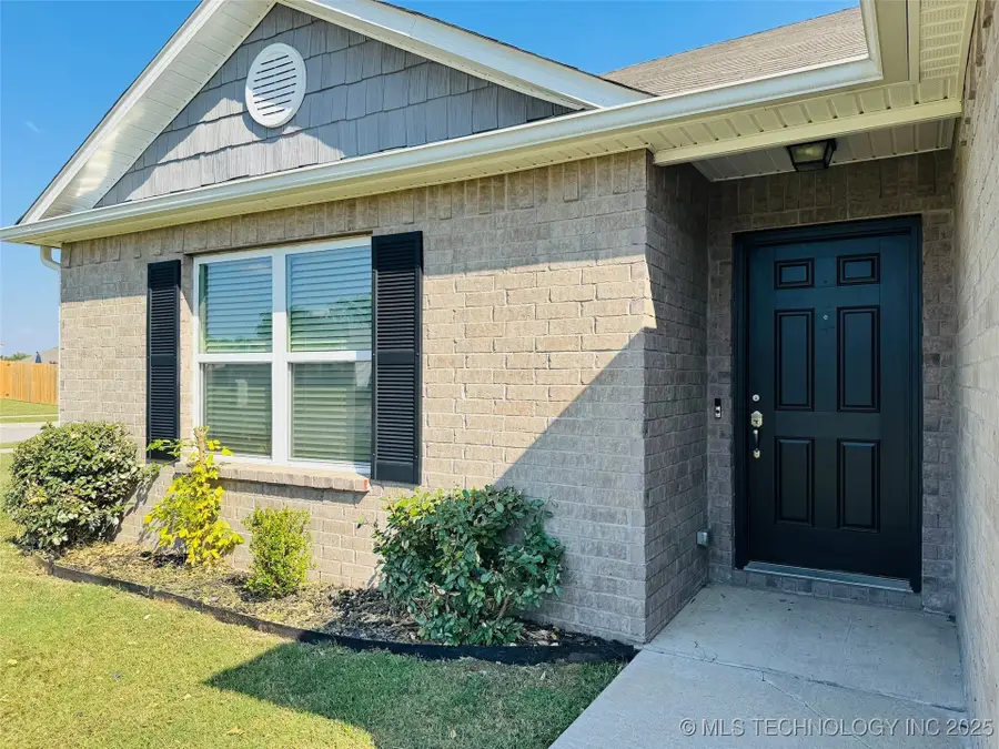 14233 N 73rd East Avenue, Collinsville, OK 74021 - Image #2