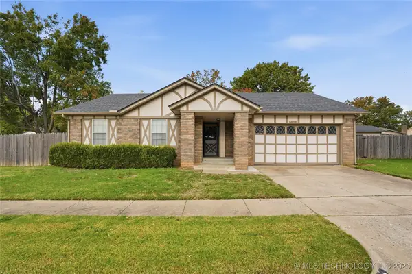 1402 N Elm Street, Owasso, OK 74055