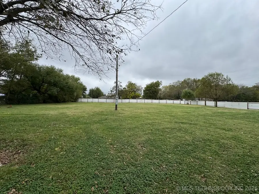 W Wyandotte Avenue, Sallisaw, OK 74955 - Image #2