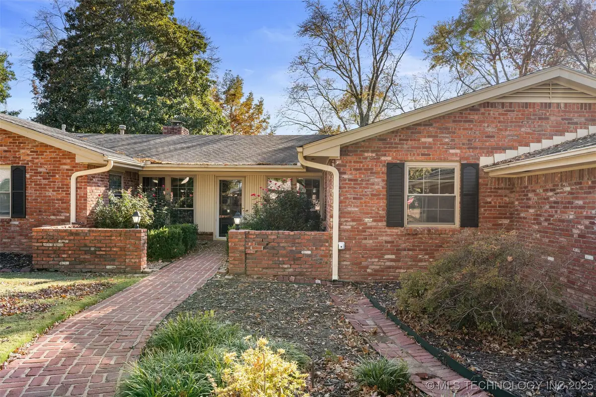 941 SE Paddock Court, Bartlesville, OK 74006 - Image #1