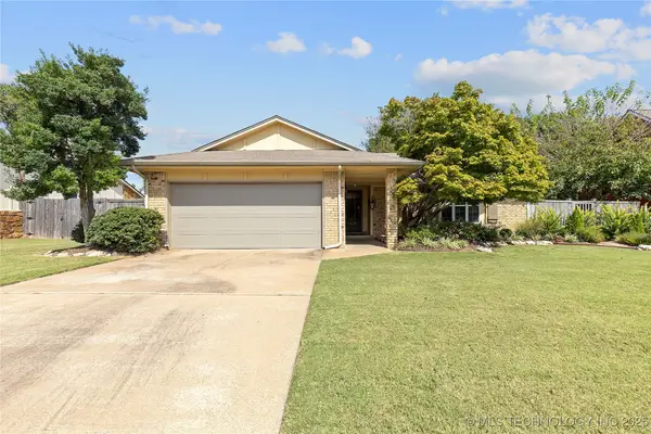 927 W J Street, Jenks, OK 74037