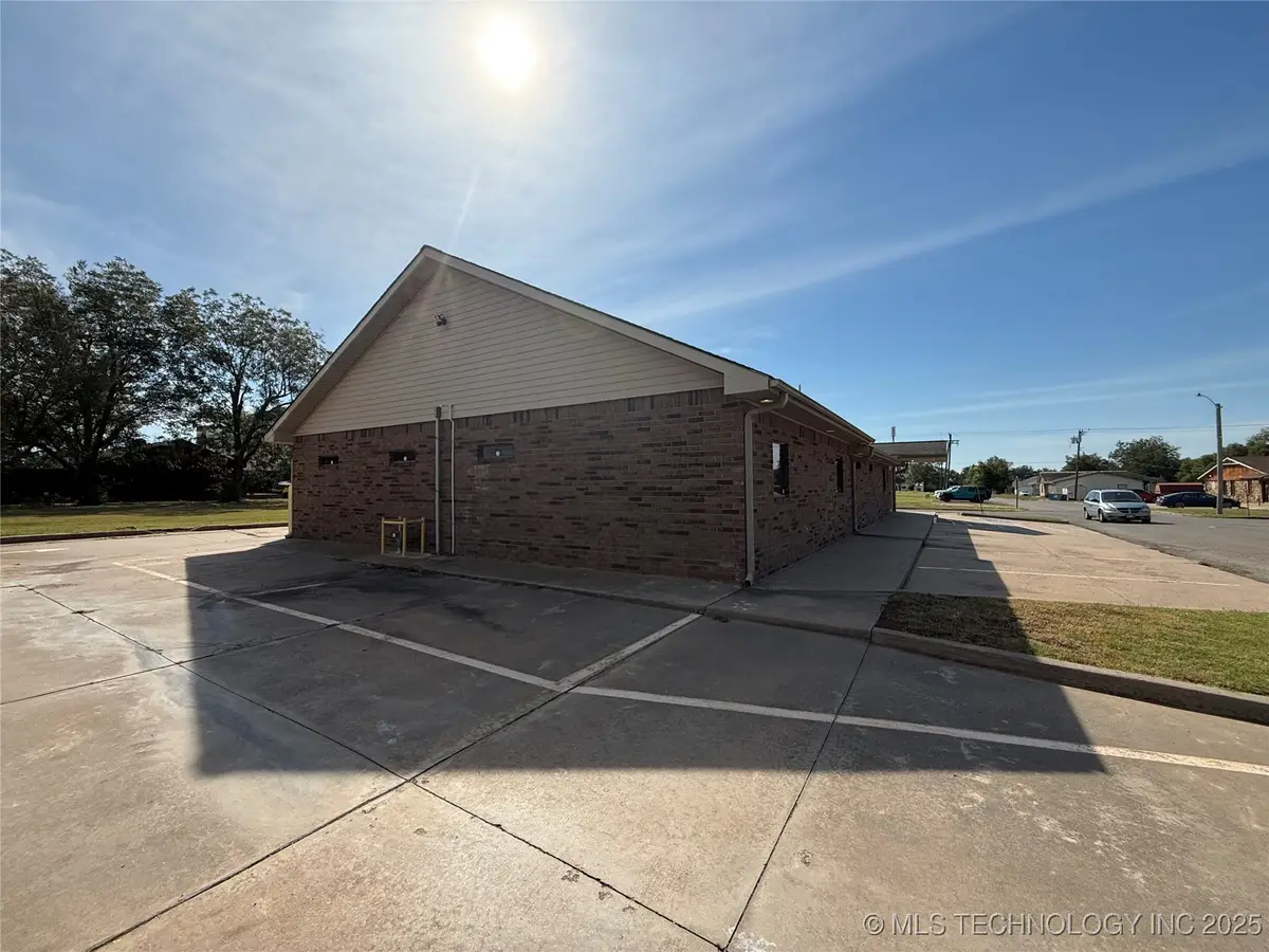 1002 E Cherry, Cushing, OK 74023 - Image #1
