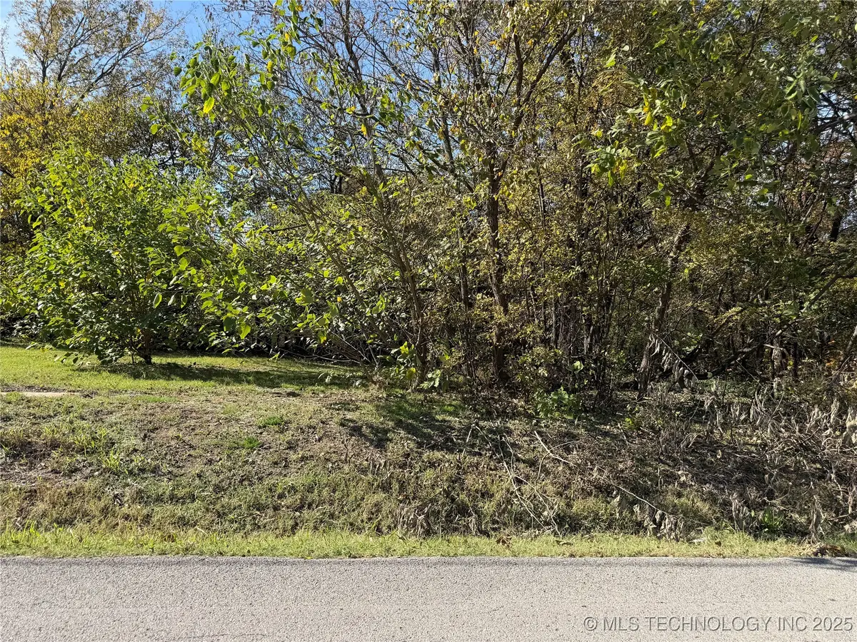 303 N Smith Avenue, Wagoner, OK 74467 - Image #1