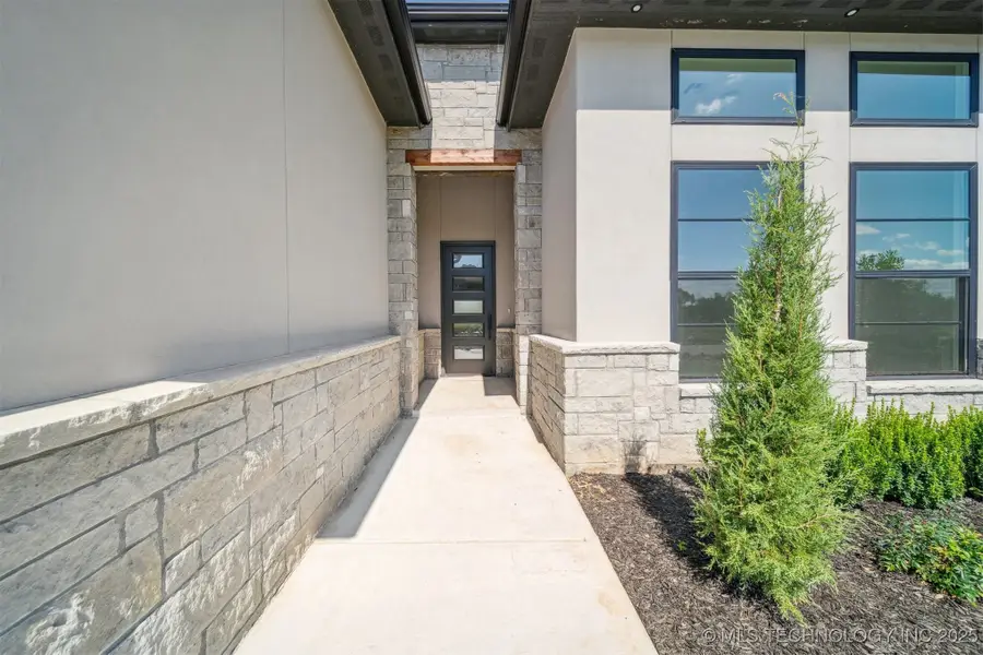 2611 E 135th Drive, Bixby, OK 74008 - Image #2