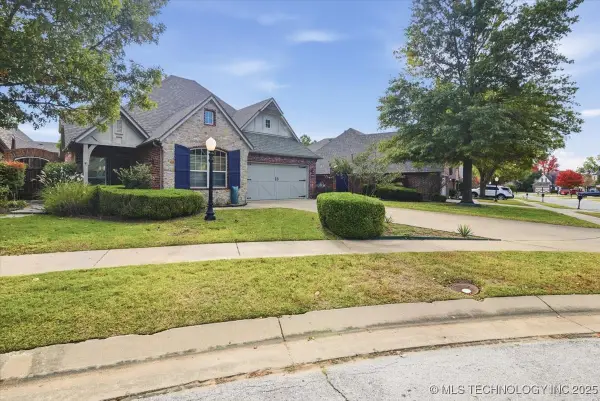 9707 E 90th Court N, Owasso, OK 74055