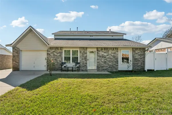 1122 E 144th Place, Glenpool, OK 74033