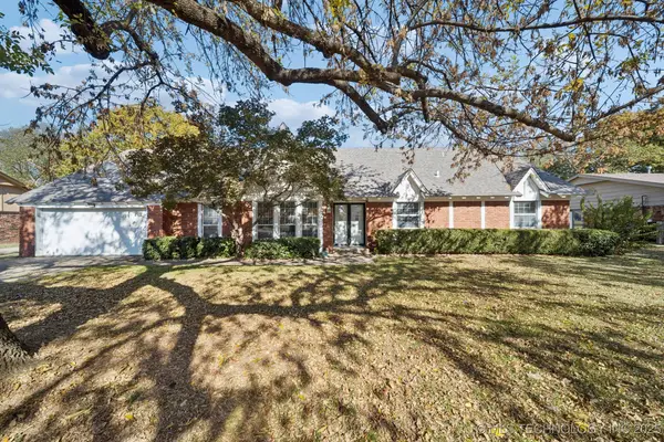 1114 Oakwood Drive, Broken Arrow, OK 74011