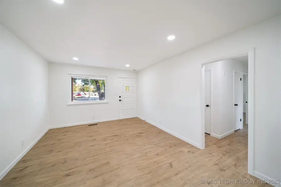 244 S 185th East Avenue, Tulsa, OK 74108 - Image #2