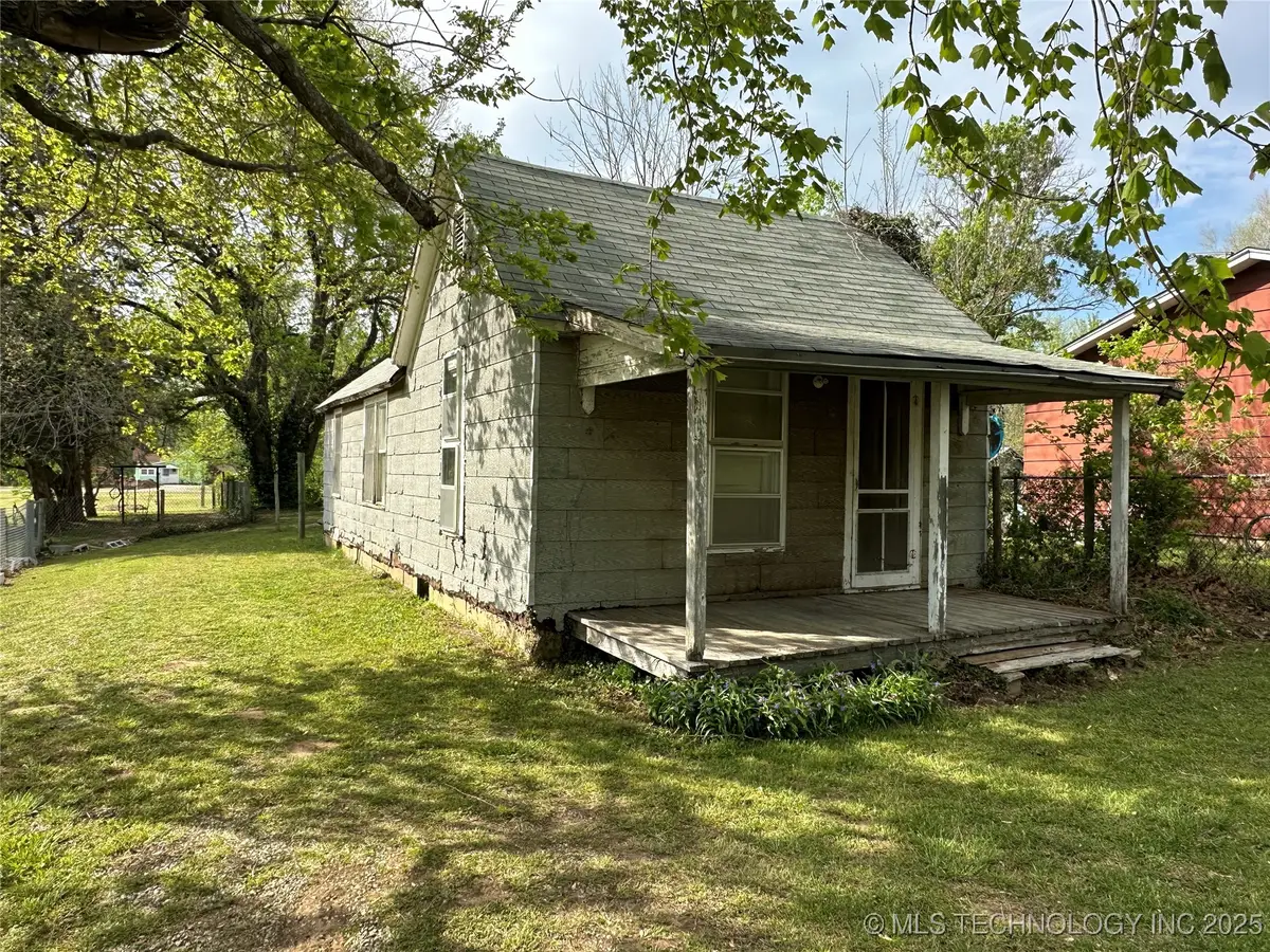221 S Elm Street, Chelsea, OK 74016 - Image #1