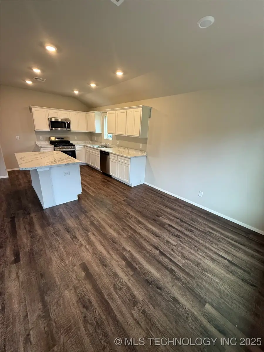 7116 S Maple Avenue, Broken Arrow, OK 74011 - Image #3