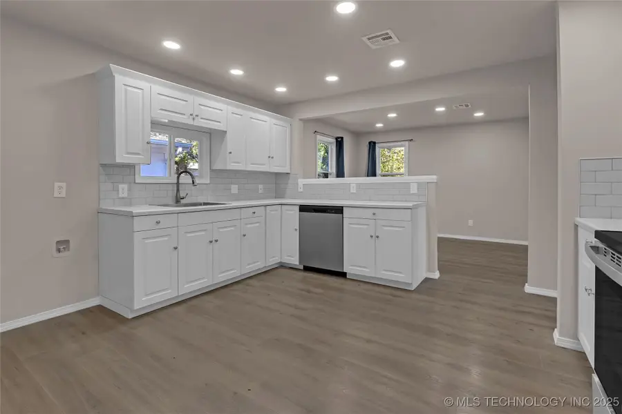 209 E 38th Street, Sand Springs, OK 74063 - Image #3