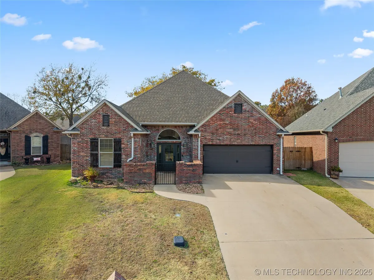 835 Sunset, Ardmore, OK 73401 - Image #1