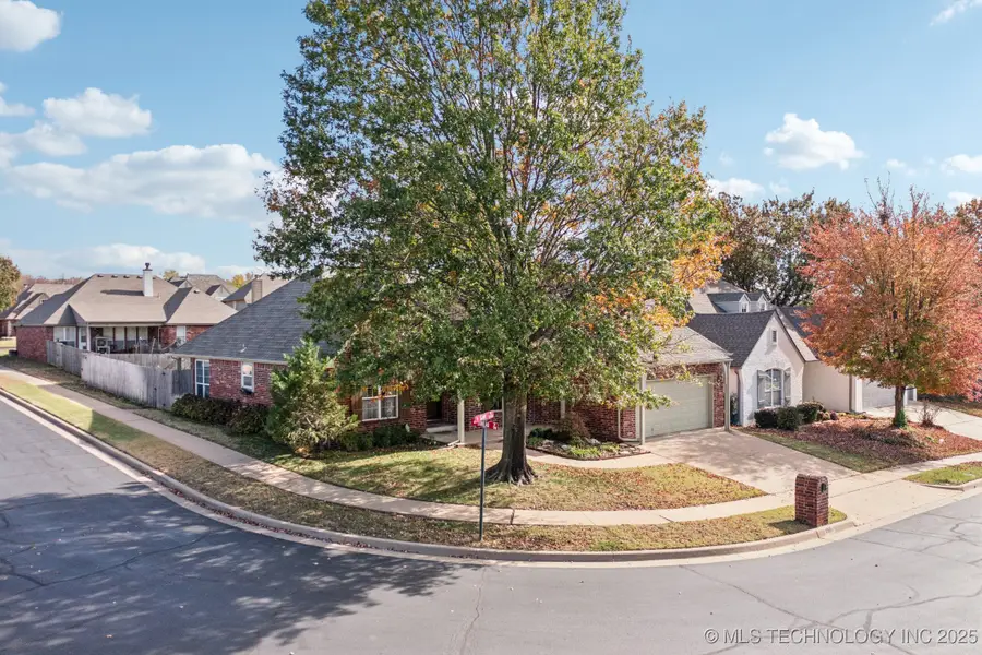 3309 N Gum Place, Broken Arrow, OK 74012 - Image #2