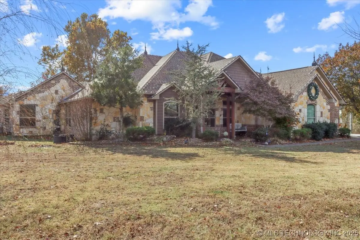 555 White Chimney, Stuart, OK 74570 - Image #1