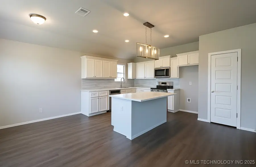 7544 E 159th Street S, Bixby, OK 74008 - Image #2