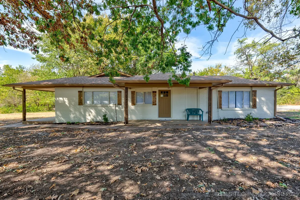 1719 SE Hilltop Drive, Bartlesville, OK 74006 - Image #1