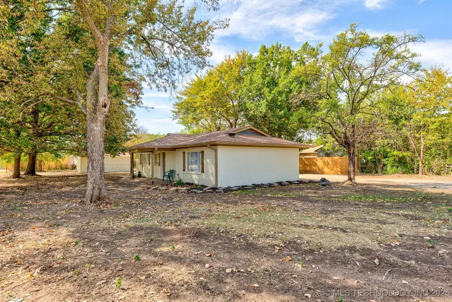 1719 SE Hilltop Drive, Bartlesville, OK 74006 - Image #2
