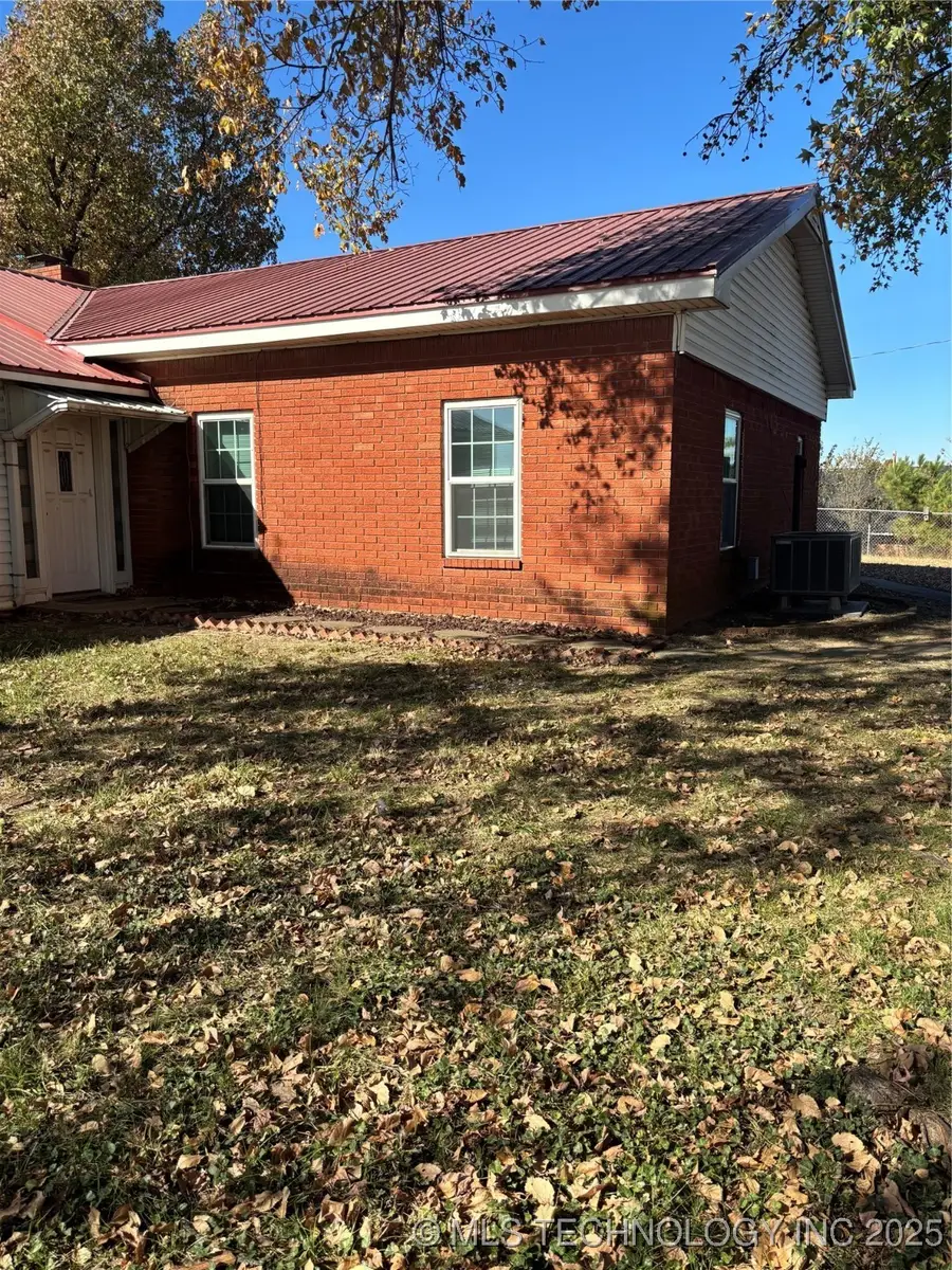 3113 S Twin Mounds Street, Yale, OK 74085 - Image #2