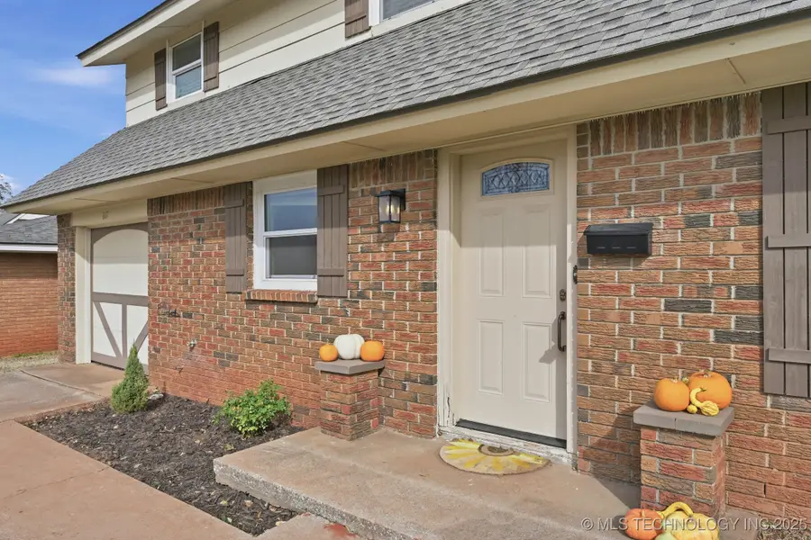 617 Redstone, Edmond, OK 73013 - Image #3