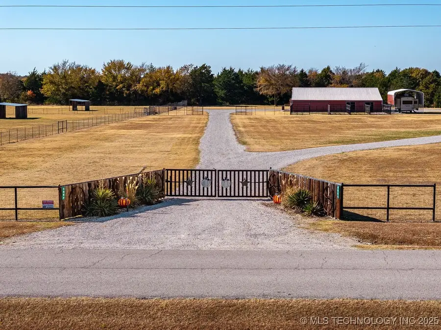 4864 Enville Road, Marietta, OK 73448 - Image #2