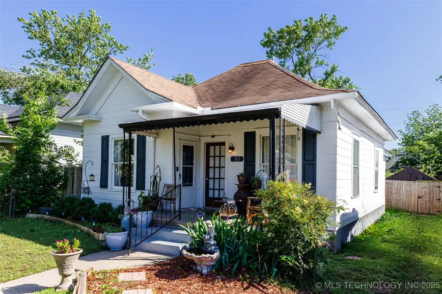 317 E 4th Street, Claremore, OK 74017 - #2