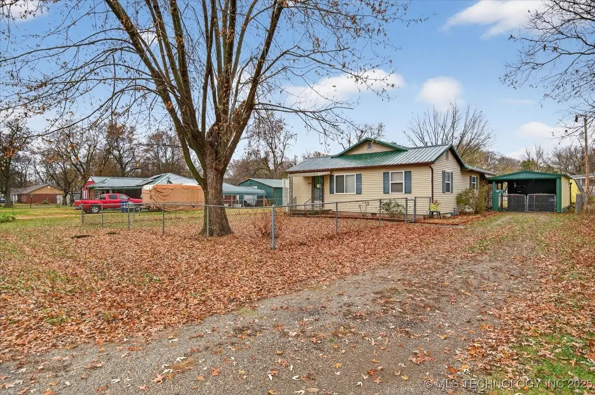 715 S Hickory Street, Nowata, OK 74048 - Image #1