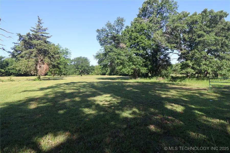 29714 Dogcreek, Shady Point, OK 74956 - Image #2