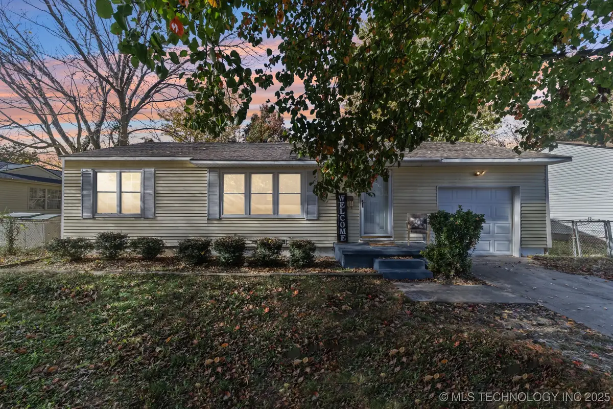 802 N Birch Street, Owasso, OK 74055 - Image #1