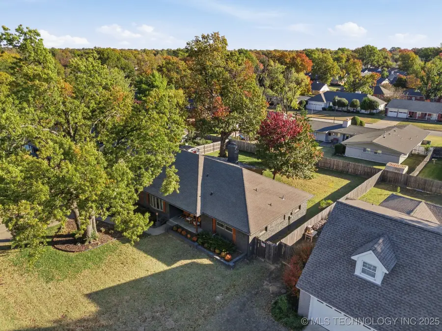 5849 S Irvington Avenue, Tulsa, OK 74135 - Image #2