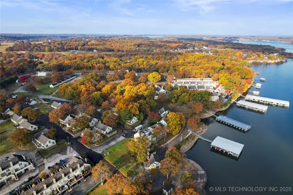 31990 S 624 Place, Grove, OK 74344