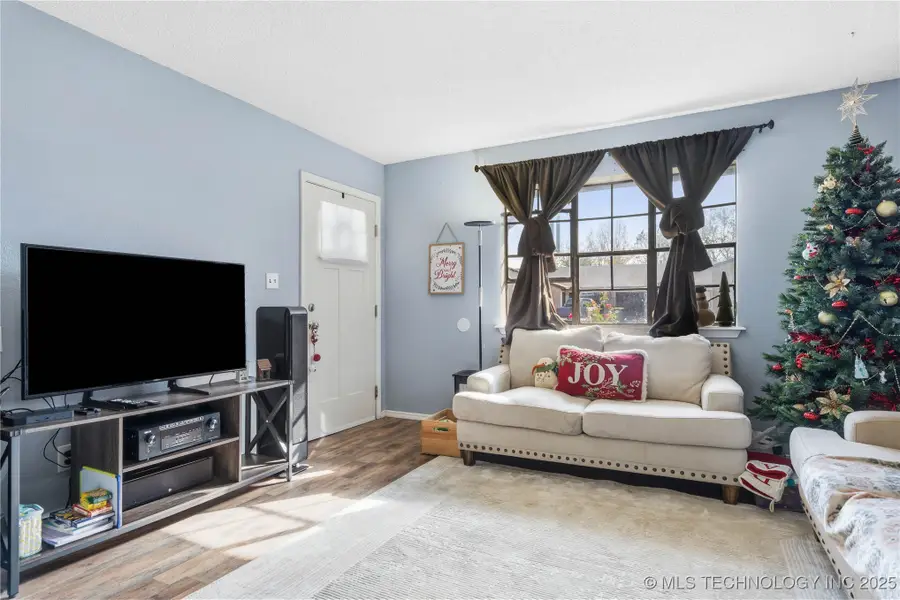 655 E 142nd Place, Glenpool, OK 74033 - Image #2