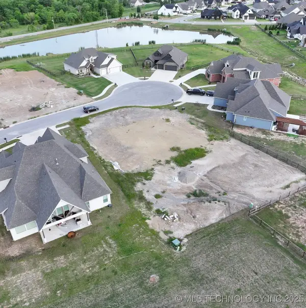 19060 Orchard Circle, Catoosa, OK 74015