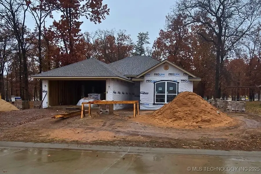 529 E Oak Tree Avenue, Perkins, OK 74059 - Image #2