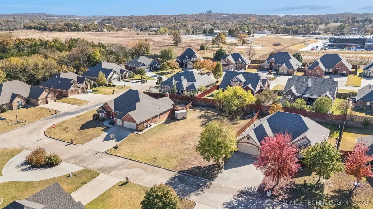 921 Cypress Drive, Ada, OK 74820 - Image #1