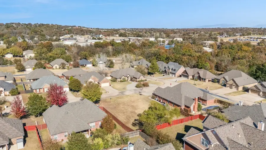 921 Cypress Drive, Ada, OK 74820 - Image #2