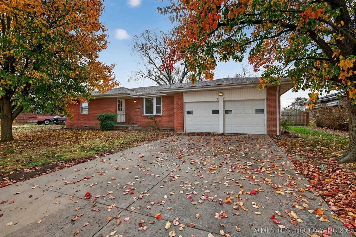 4949 Brookline Drive, Bartlesville, OK 74006 - Image #1