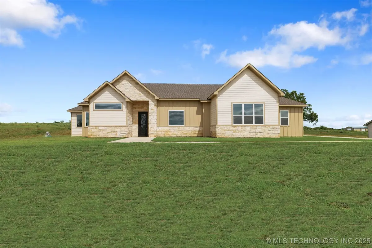 211 Vaughn Lane, Calera, OK 74730 - Image #1