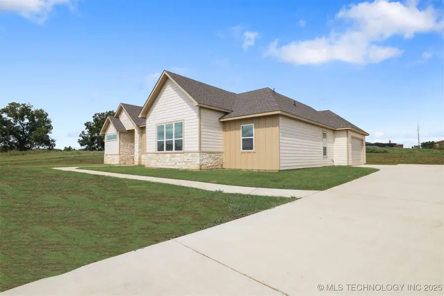 211 Vaughn Lane, Calera, OK 74730 - Image #2