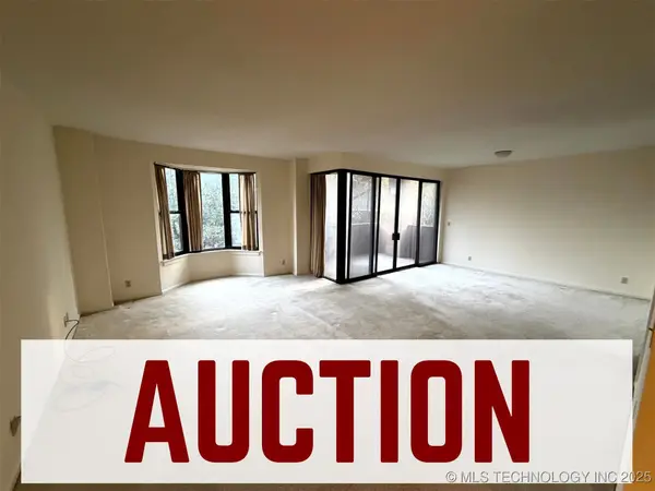 2121 S Yorktown Avenue #302, Tulsa, OK 74114