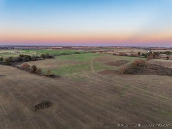 5 E 220 Road, Afton, OK 74331