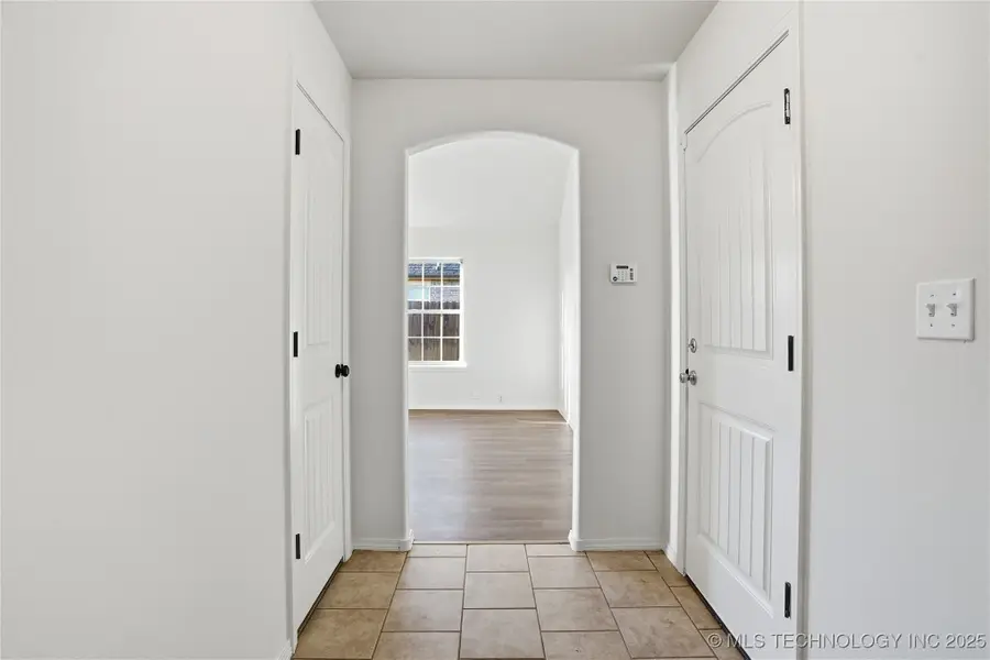 205 Vail Circle, Kiefer, OK 74041 - Image #3