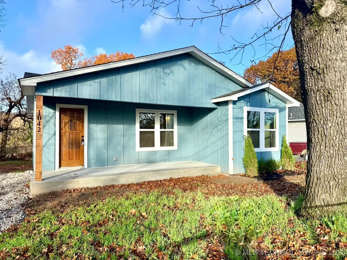 1042 N Valley Drive, Sand Springs, OK 74063 - Image #1