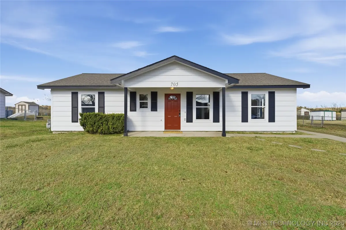705 Palmetto Road, Bartlesville, OK 74003 - Image #1