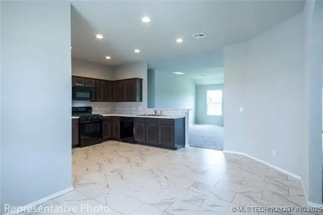 7025 S Maple Avenue, Broken Arrow, OK 74011 - Image #3