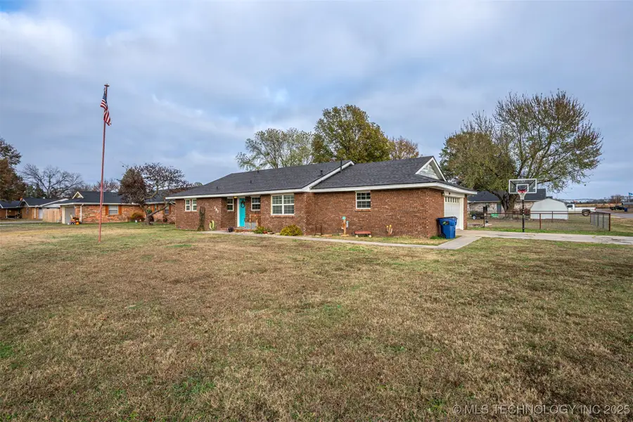 302 S County Line, Allen, OK 74825 - Image #2