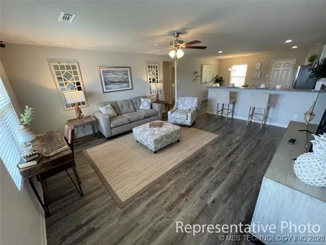 7105 S Maple Avenue, Broken Arrow, OK 74011 - Image #2